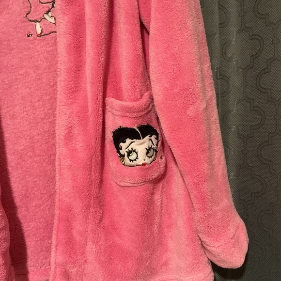 Pink Betty Boop Fleece Robe - Picture 4 of 9